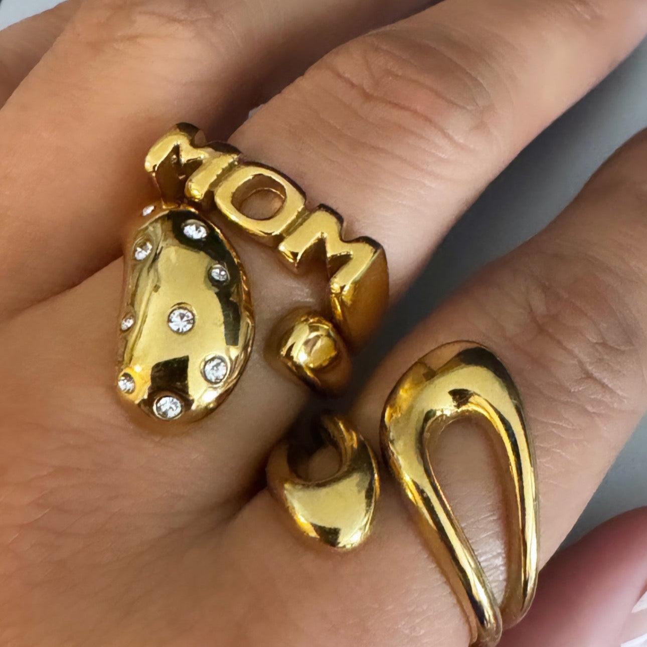 Mom Ring (18k Gold Plated)