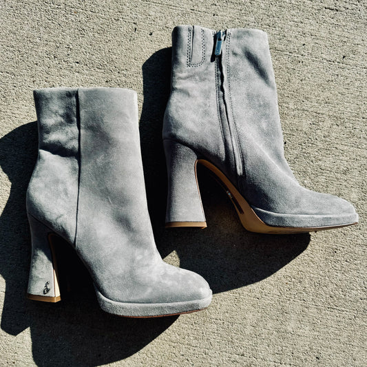 Pre-Loved Gray Suede Boots