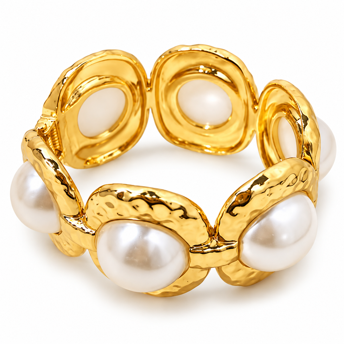 Gold oversized pearl link bracelet