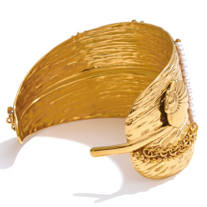 Sea Shell Cuff (Gold Plated)